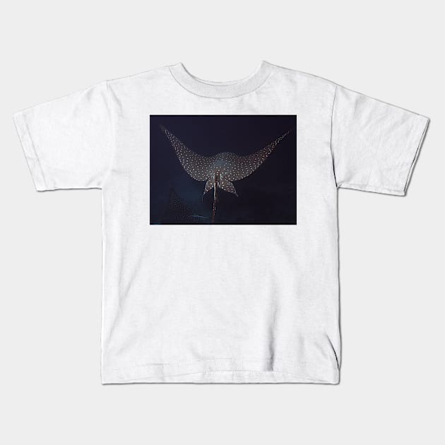 Eagle Ray In Flight Kids T-Shirt by jbbarnes